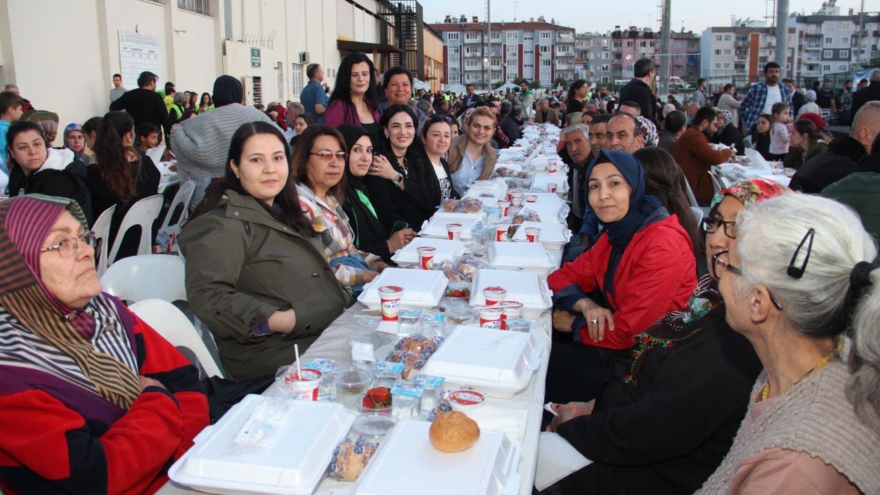 AK Parti Aydın İl Başkanlığı iftar programı yaptı