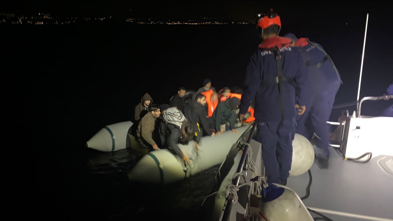 Muğla açıklarında 44 düzensiz göçmen kurtarıldı