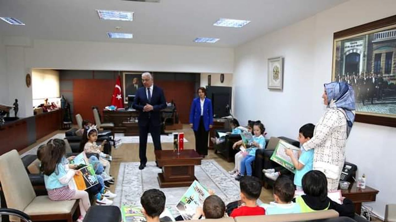 Aydın'da öğrenciler Emniyet Müdürü Ekici'yi ziyaret etti