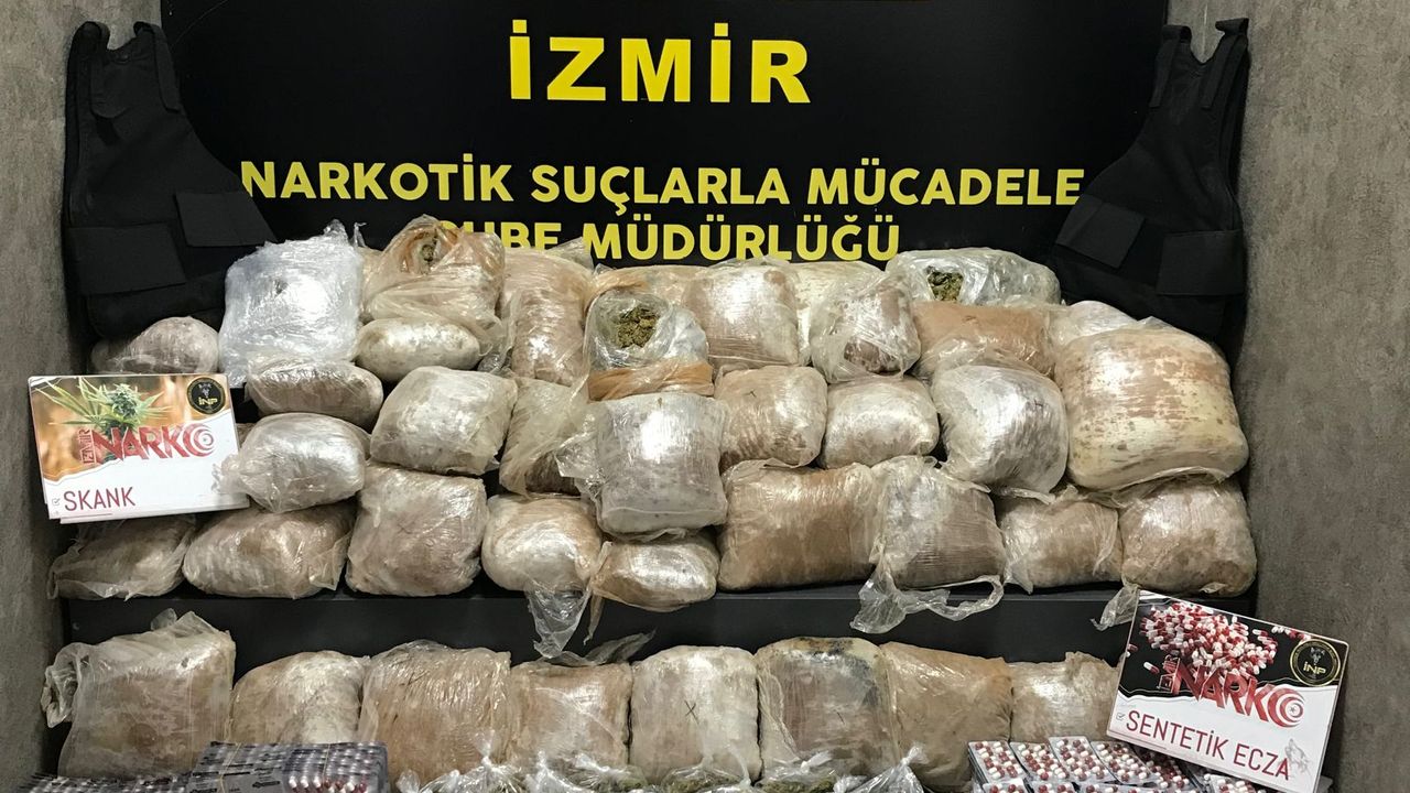 İzmir'de uyuşturucu operasyonunda 5 kişi tutuklandı