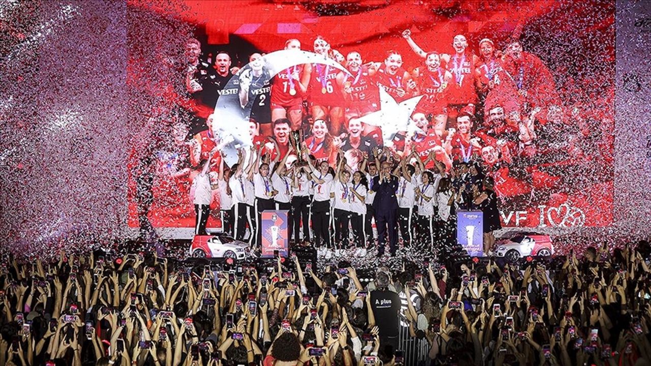 "Filenin Sultanları" Avrupa şampiyonluğunu vatandaşlarla birlikte kutladı