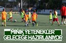Efeler'de minik yetenekler geleceğe hazırlanıyor