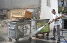 Kuşadası’nda kötü kokuya geçit yok! Konteynerler tek tek dezenfekte edildi
