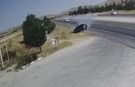 Önündeki kazadan kaçarken canından oldu