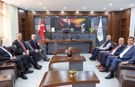 Başkan Akgün'e seleflerinden destek