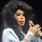Kuşadası’ndaki Bülent Ersoy konserinde skandal! 1,5 saat bekleyen seyirci tepki gösterdi, Ersoy küfürle karşılık verdi