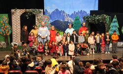 Aydın Büyükşehir Belediyesi Şehir Tiyatrosu Dünya Tiyatro Haftası’nı birbirinden güzel oyunlarla kutladı