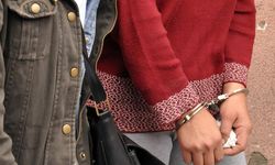 73 yıl 8 ay hapisle aranıyordu, polisin dikkati üzerine yakalandı