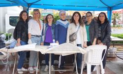 Depremzede öğrenciler için kermes yaptılar