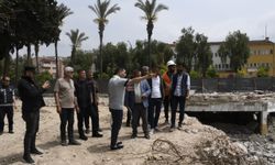 Başkan Ömer Günel, kent meydanı çalışmalarını inceledi