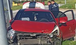 İki otomobilin çarpıştığı kazada 2 kişi yaralandı