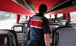Jandarma ekipleri, uyuşturucuya geçit vermiyor