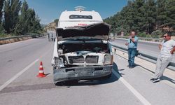 İki işçi servisinin karıştığı kazada 7 kişi yaralandı