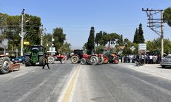 Banka şubesinin kapatılması kararına karşı yol kapatma eylemi