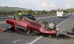 Bariyere çarpan otomobildeki 1 kişi öldü, 3 kişi yaralandı