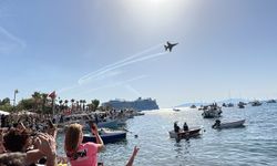 SOLOTÜRK Bodrum semalarında gösteri uçuşu yaptı