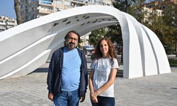 İzmir depreminin simge ismi Elif'in görselini kullanan şarkıcı hakkında suç duyurusu