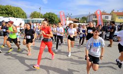 "30. Atatürk'e Saygı Cumhuriyet Yol Koşusu" yapıldı