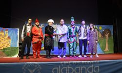 ASEM Sanat Tiyatrosu ve İzmir Diş Hekimleri Odası Çineli tiyatroseverlerle buluştu