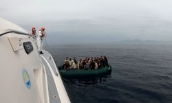 57 düzensiz göçmen kurtarıldı, 23 göçmen yakalandı