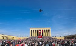 SOLOTÜRK'ten Anıtkabir üzerinde Cumhuriyet'in 100. yıl dönümüne özel uçuş gösterisi