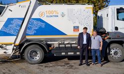 Fethiye'de elektrikle çalışan çöp kamyonu hizmete başladı