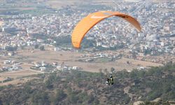 Çine semaları paraşütçü ve paramotorcularla renklendi