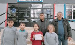 İlkokul öğrencileri harçlıklarını Filistin'e gönderdi