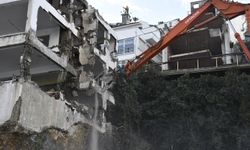 Kuşadası Belediyesi riskli yapılara geçit vermiyor
