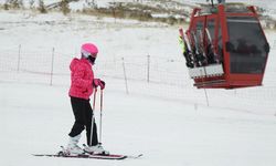 Kayakseverler hafta içi de Erciyes'in pistlerini boş bırakmıyor