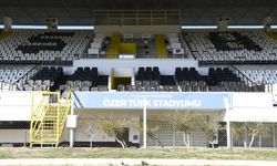 Kuşadası’nda futbolun mabedi Özer Türk Stadı yenilendi