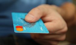 Amerikalıların kredi kartı borcu rekor seviyeye ulaştı