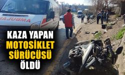 Otomobille çarpışan motosiklet sürücüsü hayatını kaybetti