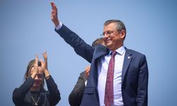 CHP Genel Başkanı Özel, İzmir'in Bornova ilçesinde halka seslendi