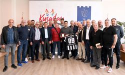 Kuşadasıspor’un efsane futbolcularından Başkan Ömer Günel’e teşekkür