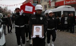 Trafik kazasında şehit olan polis memurunun cenazesi Kayseri'de defnedildi
