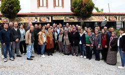 Yeniköy kadınlarından Başkan Ömer Günel’e sevgi seli
