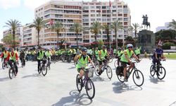 İzmir'de sağlıklı yaşam için bisiklet turu düzenlendi