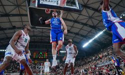 Anadolu Efes, finale çıkan ilk takım oldu