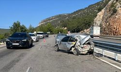 Üç aracın karıştığı kazada 1 kişi öldü, 1 kişi yaralandı