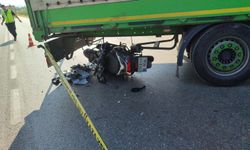 Ödemiş'te tırla çarpışan motosikletin sürücüsü yaralandı