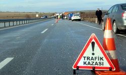 Dönüş yapan tıra çarpan otomobildeki 1 kişi öldü, 5 kişi yaralandı