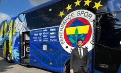 Fenerbahçe Futbol A Takımı, yeni otobüsünü teslim aldı