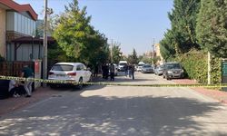 Yardım çağrısına giden polis, bıçakla yaralandı