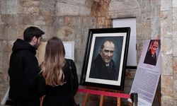 Anıtkabir'de sergilenen tarihi Atatürk portresinin orijinali merak uyandırıyor