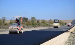 Destekleme projeleriyle yapılan köy yollarının 2025'te 140 bin kilometreye ulaşması planlanıyor