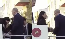 Cumhurbaşkanı Erdoğan’dan elini öpen vekile harçlık