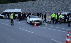 Otomobil ile minibüsün çarpıştığı kazada 8 kişi yaralandı