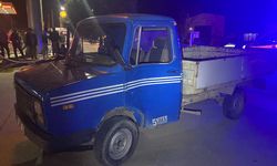 Kamyonetle çarpışan motosikletteki 1 kişi öldü, 1 kişi yaralandı