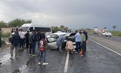 Minibüs ile otomobil çarpıştı: 5 yaralı